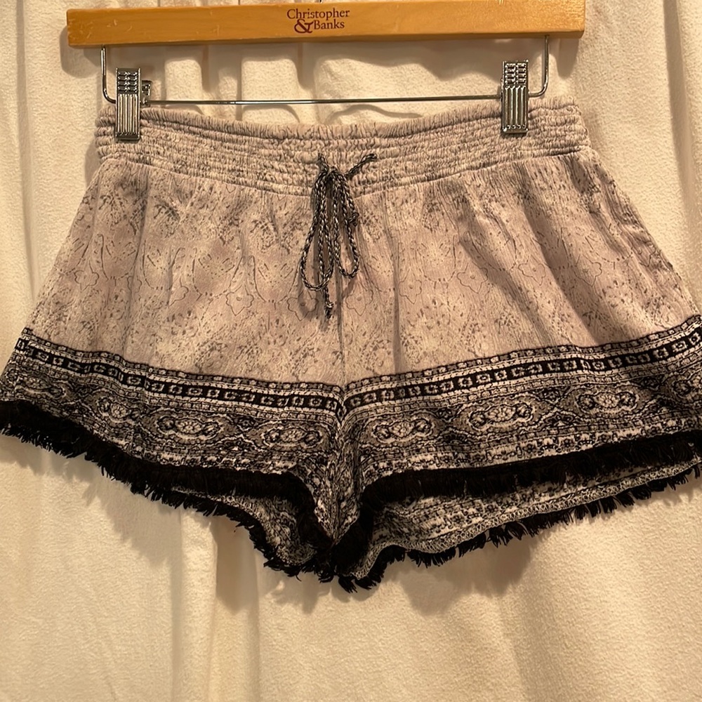 No Boundaries M (7-9) Fringe Shorts
